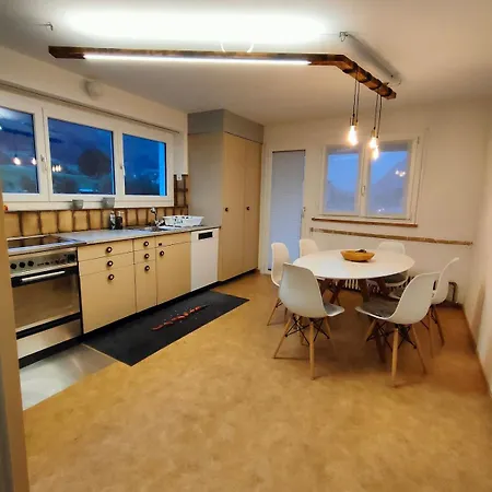 Apartment Heimelige 4 Zimmerwohnung Im Schoenen Val