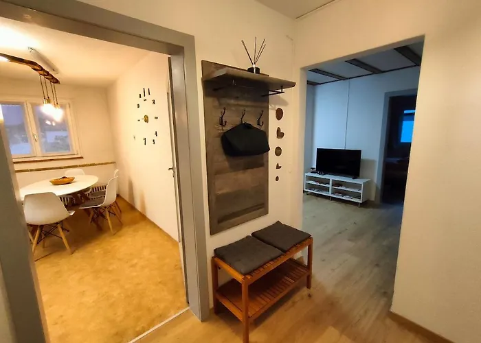 Heimelige 4 Zimmerwohnung Im Schoenen Val *