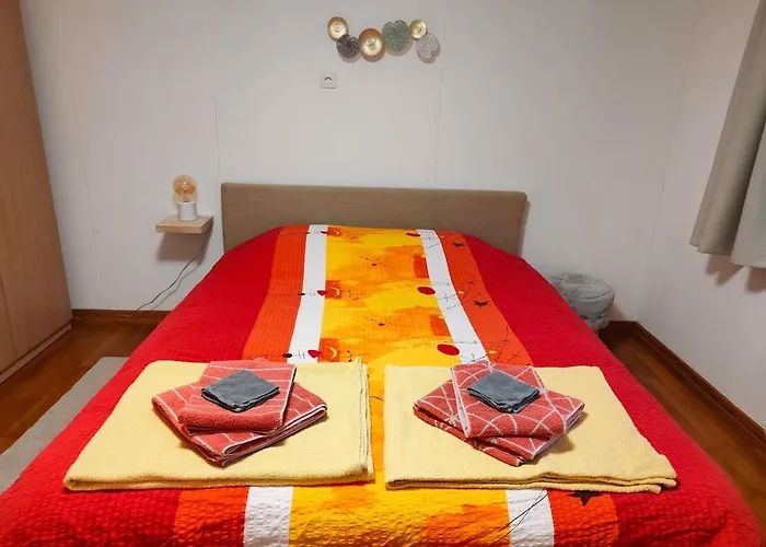 Heimelige 4 Zimmerwohnung Im Schoenen Val *