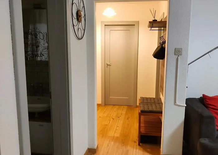 Heimelige 4 Zimmerwohnung Im Schoenen Val Daire *