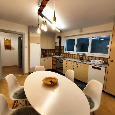 Heimelige 4 Zimmerwohnung Im Schoenen Val Apartamento *