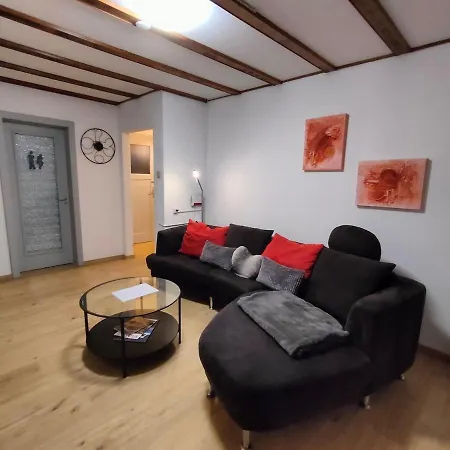 Heimelige 4 Zimmerwohnung Im Schoenen Val