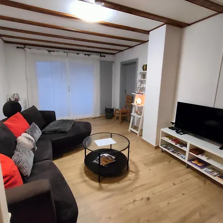 Heimelige 4 Zimmerwohnung Im Schoenen Val