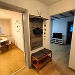 Heimelige 4 Zimmerwohnung Im Schoenen Val *