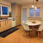Apartment Heimelige 4 Zimmerwohnung Im Schoenen Val