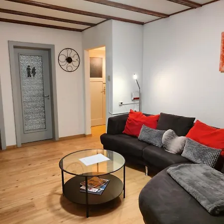Heimelige 4 Zimmerwohnung Im Schoenen Val 波斯基亚沃