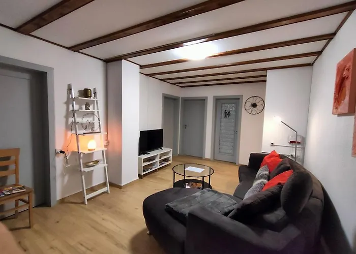 公寓 Heimelige 4 Zimmerwohnung Im Schoenen Val