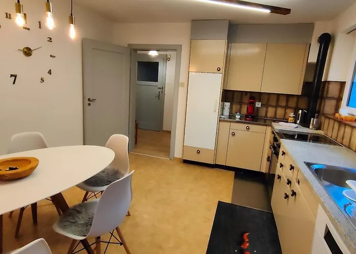 Heimelige 4 Zimmerwohnung Im Schoenen Val 波斯基亚沃