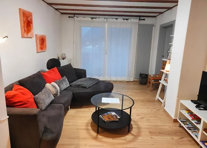 Heimelige 4 Zimmerwohnung Im Schoenen Val 公寓