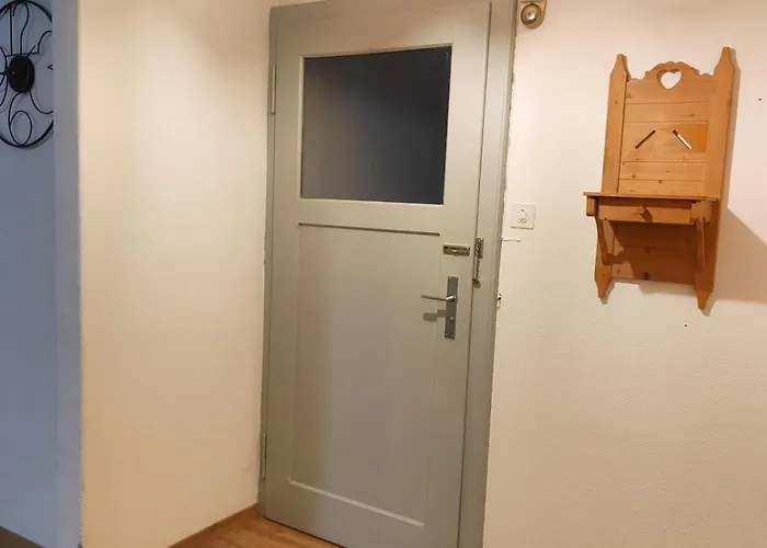 Heimelige 4 Zimmerwohnung Im Schoenen Val 公寓